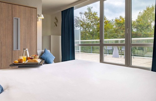 Saint-Pierre-du-Perray Hotel | Hôtel Novotel Senart Golf de Greenparc