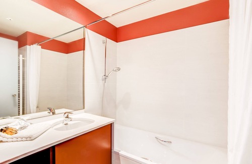 Genas Hotel | Hôtel ParKest