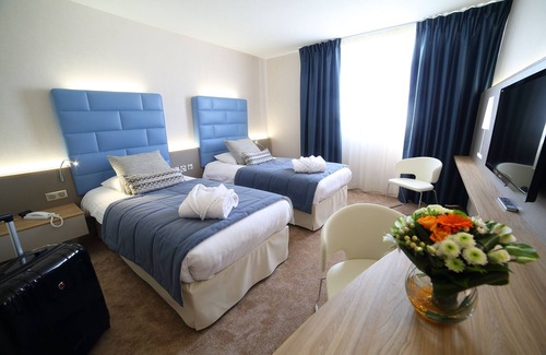 Chasseneuil-du-Poitou Hotel | Hôtel Plaza Futuroscope