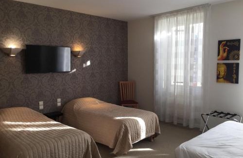 Barbezieux-Saint-Hilaire Hotel | Hôtel Restaurant La Boule d'Or