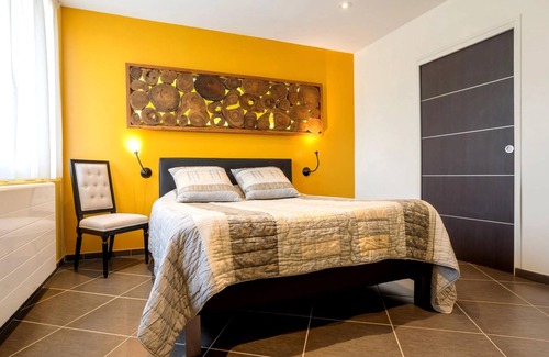 Sainte-Croix Hotel | Hôtel Restaurant Chez Nous