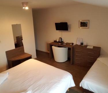 Jonzac Hotel | Hôtel Restaurant de l'Ecu