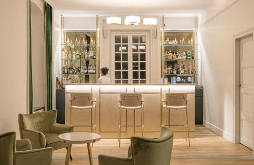 Vezelay Hotel | Hôtel Restaurant De La Poste & Du Lion D'or