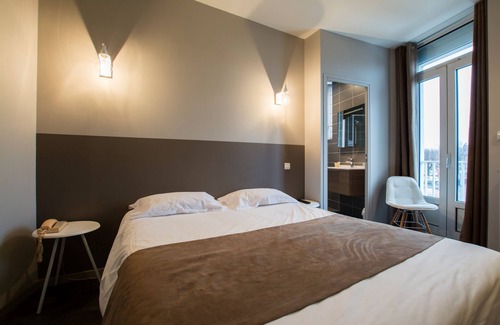 Rieupeyroux Hotel | Hôtel Restaurant Du Commerce