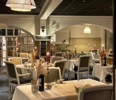 Le Val-Saint-Pere Hotel | Hôtel Restaurant les 13 Assiettes