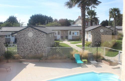 Le Val-Saint-Pere Hotel | Hôtel Restaurant les 13 Assiettes