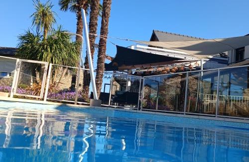 Le Val-Saint-Pere Hotel | Hôtel Restaurant les 13 Assiettes