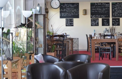 Chateaubernard Hotel | Hôtel Restaurant le Passiflore