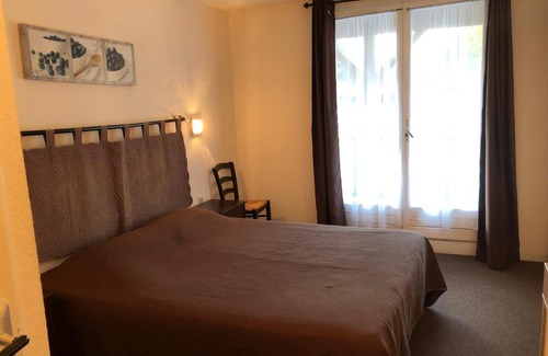 Bouzies Hotel | Hôtel Restaurant Les Falaises