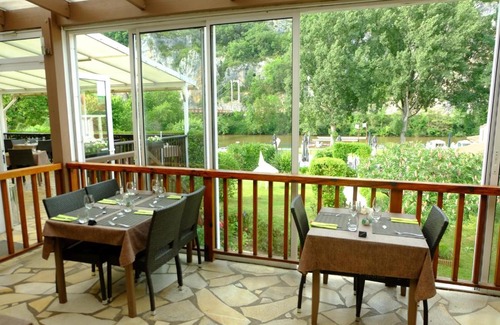 Bouzies Hotel | Hôtel Restaurant Les Falaises