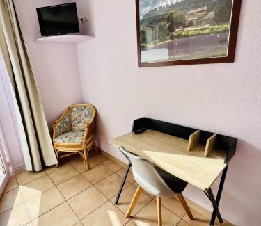 Baix Hotel | Hôtel Rose des Vents