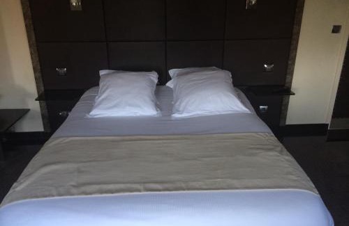 La Varenne Saint-Hilaire Hotel | Hôtel Saint Alban