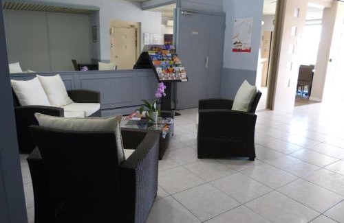 Richebourg - Saint-Clement Hotel | Hôtel Terminus