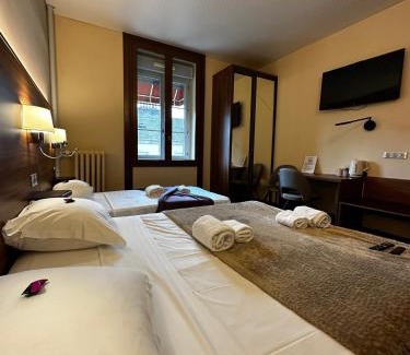 Lons-le-Saunier Hotel | Hôtel Terminus - Pizzeria Pizz'a gogo - salle de sport - face à la gare