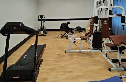 Lons-le-Saunier Hotel | Hôtel Terminus - Pizzeria Pizz'a gogo - salle de sport - face à la gare