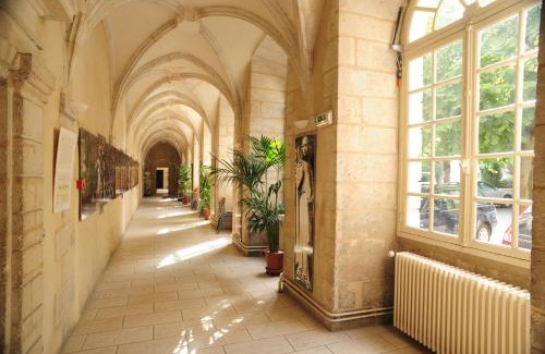Chartres Hotel | Hôtellerie Saint Yves