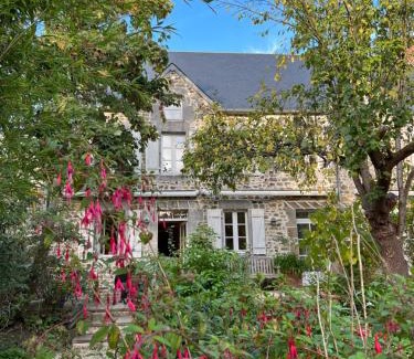 Heugueville-sur-Sienne House | Hübsches Landhaus der Familie mit eigenem Garten