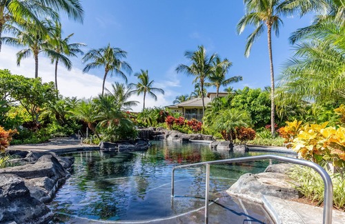 Kamuela Condo | H-3 Palm Villas: Top of the Line, Professionally Decorated