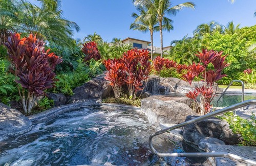 Kamuela Condo | H-3 Palm Villas: Top of the Line, Professionally Decorated