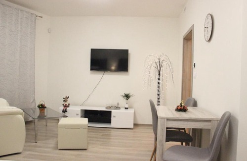 Zlicin Apartment | H+ Apartman Letiště Praha