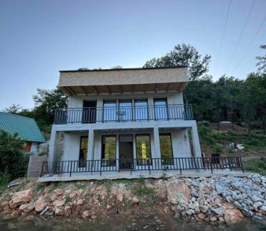 Milici Ski Chalet | H&E Vikendica na vodi, Jezero Perucac