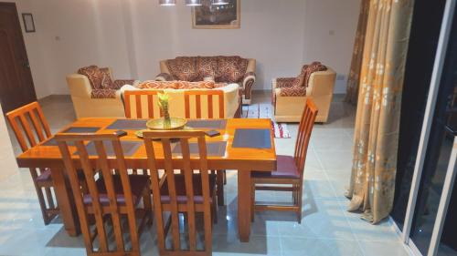 Beau Vallon House | H & M Bayview Apartment Seychelles