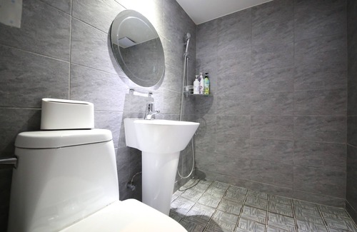 Gongju Hotel | H motel