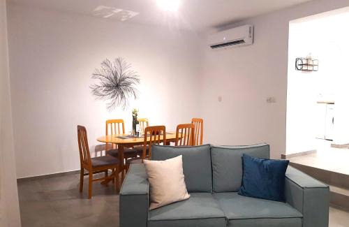 Universal House | H&O Elegant Maisonette in Paradise Garden