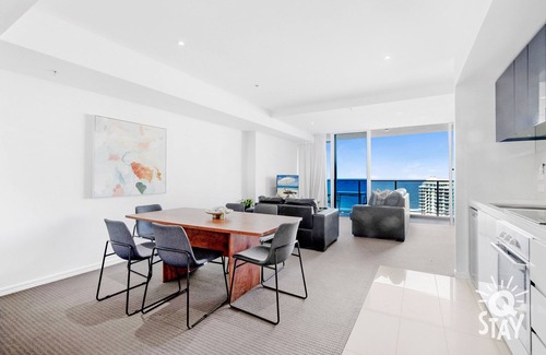 Surfers Paradise Apartment | H'Residence - 3 Bedroom Apartment with Ocean Views
