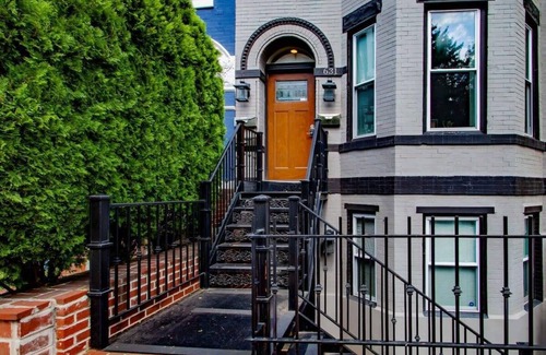 Stanton Park House | H St. Suite 2-BR/DC Streetcar/Union Station