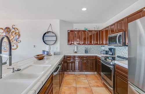 Avalon Condo | H1875: Impecably Decorated Villa + Wrap Around Balcony + Breathtaking Views - Ha