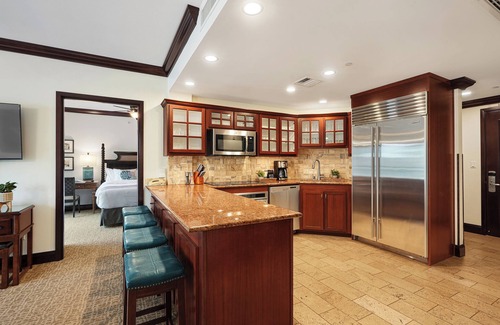 Wailua Condo | H206 Ocean View Suite - Modern and Clean - Sleeps 6 in Air Conditioned Comfort!