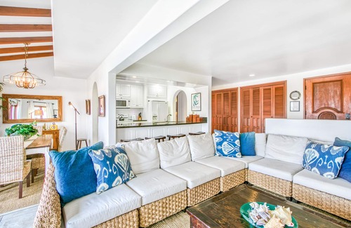 Avalon Condo | H412: Beautiful 2Bd Villa, 1462 SQ FT., Fireplace, Nice Ocean Views, Golf Cart