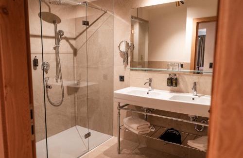 Innsbruck City Centre Apartment | H5 Grauer Bär Studios & More