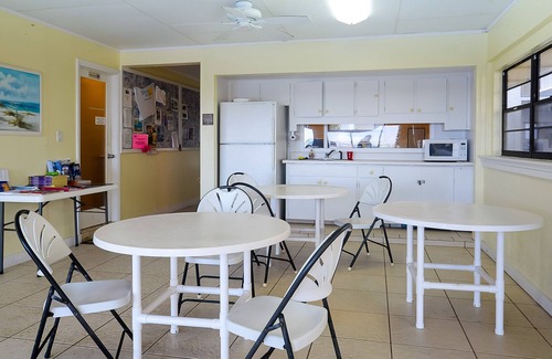New Smyrna Beach Condo | HA508 - Top floor 1/1 condo with beautiful ocean views