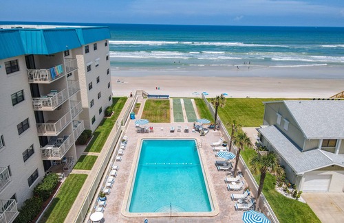 New Smyrna Beach Condo | HA508 - Top floor 1/1 condo with beautiful ocean views