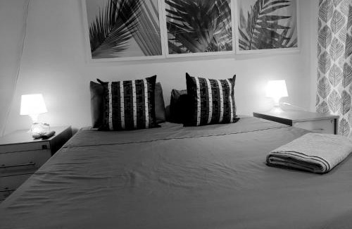 Santa Coloma de Gramenet Apartment | Hab Moderna A 20 Minutos del Centro de Barcelona