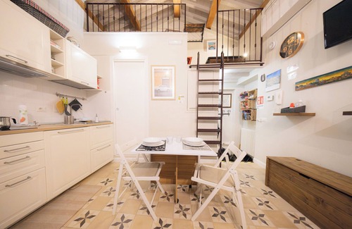 Rione XIV Borgo House | HABEMUS DOMUM! Rome Vatican charming studio flat