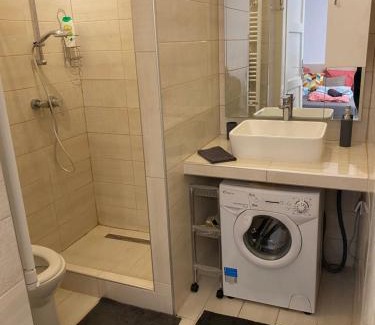 Castle Hill Apartment | Habibi Apartman