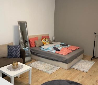 Castle Hill Apartment | Habibi Apartman