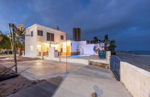 La Paz House | Habitación Ecléctica con AC a Pasos del Mar