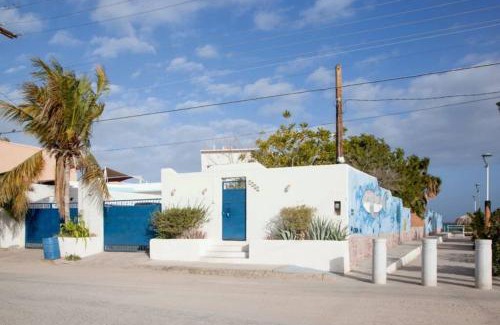 La Paz House | Habitación Ecléctica con AC a Pasos del Mar