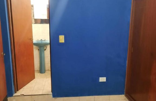 Salta House | Habitación para 4 con baño privado