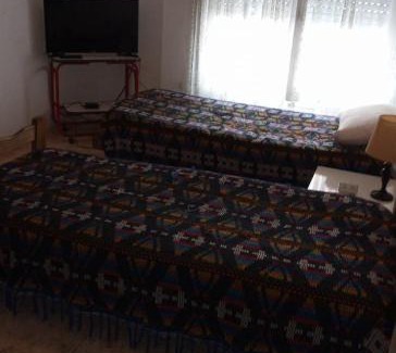 Mar del Plata Bed & Breakfast | HABITACION en casa de flia a compartir con otro masculino