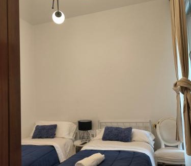 Bilbao City Centre House | HABITACION PLAZA ZABALBURU