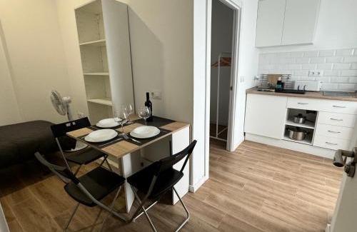 La Malva-rosa House | Habitacion privada con baño privado III