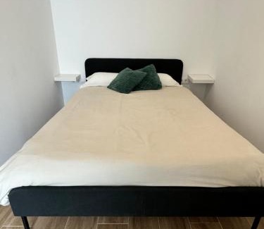 La Malva-rosa House | Habitacion privada con baño privado III