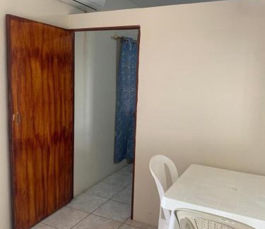 Buena Vista House | Habitaciones amobladas - Manabí suites