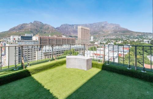 Cape Town City Centre Apartment | Habitat Aparthotel by Totalstay