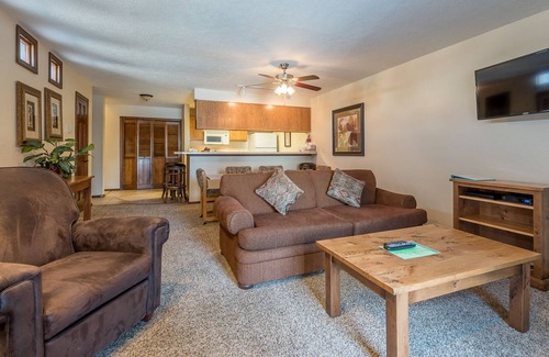 Ketchum Condo | Habitat Condo 3 Bedroom Easy Walk to Downtown Ketchum & Hot Tub Onsite